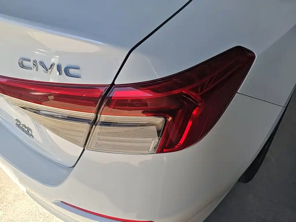 Honda Civic — миниатюра 8