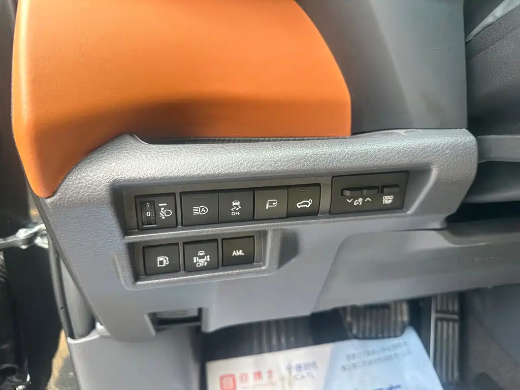 Toyota Granvia — миниатюра 8