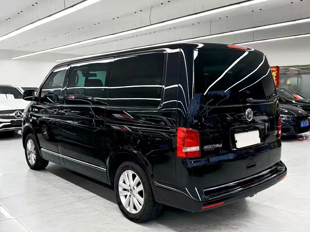 Volkswagen Multivan — миниатюра 6
