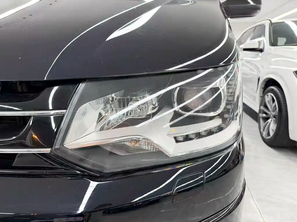 Volkswagen Multivan — миниатюра 22