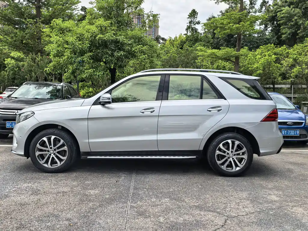 Mercedes-Benz GLE (Import) — миниатюра 3