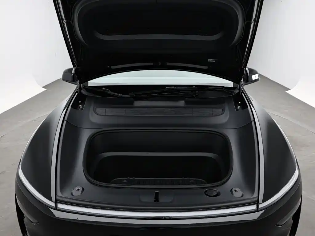 Tesla Model Y L — миниатюра 16