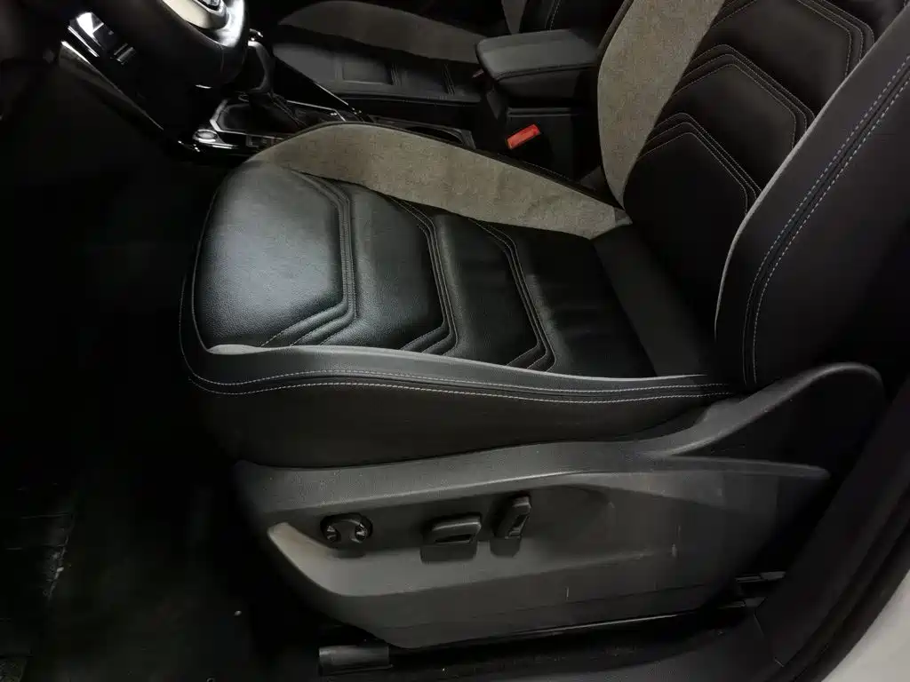 Volkswagen 探岳 GTE — миниатюра 20