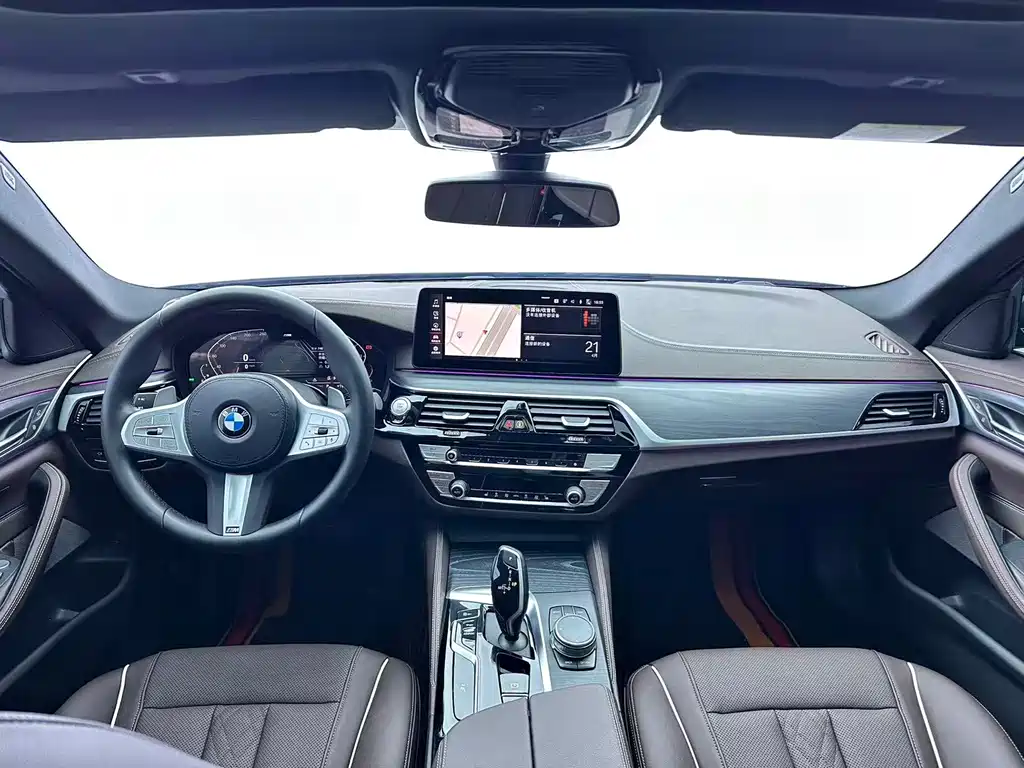 BMW 5 Series — миниатюра 15