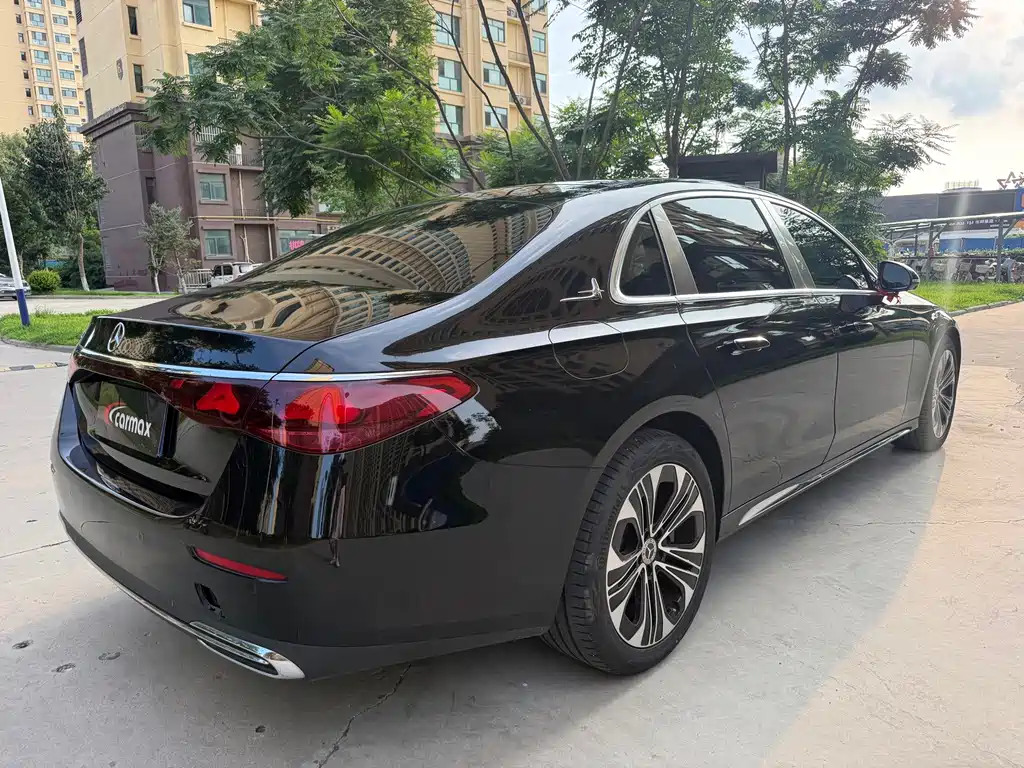 Mercedes-Benz E-Class — миниатюра 10