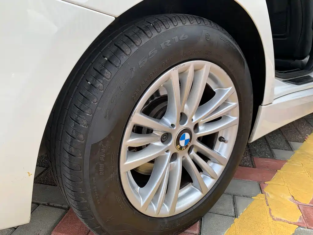 BMW 3 Series — миниатюра 18