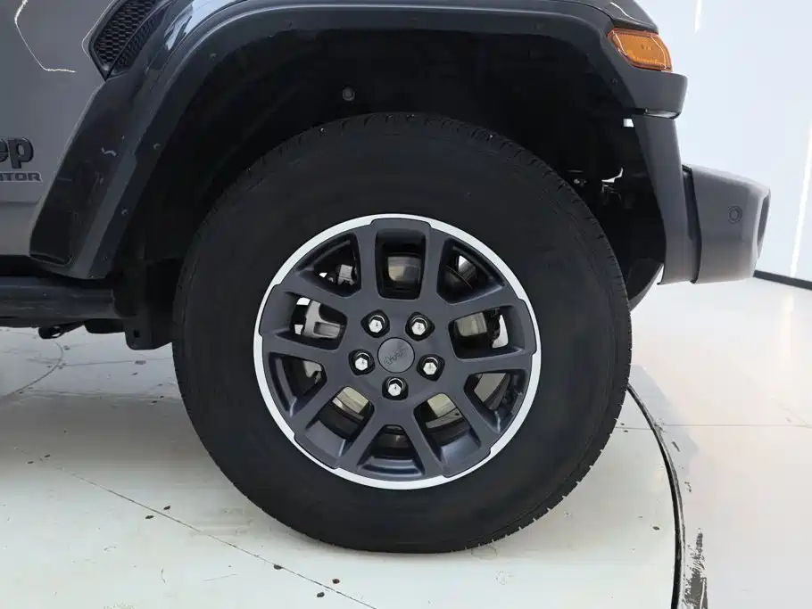Jeep Gladiator — миниатюра 12