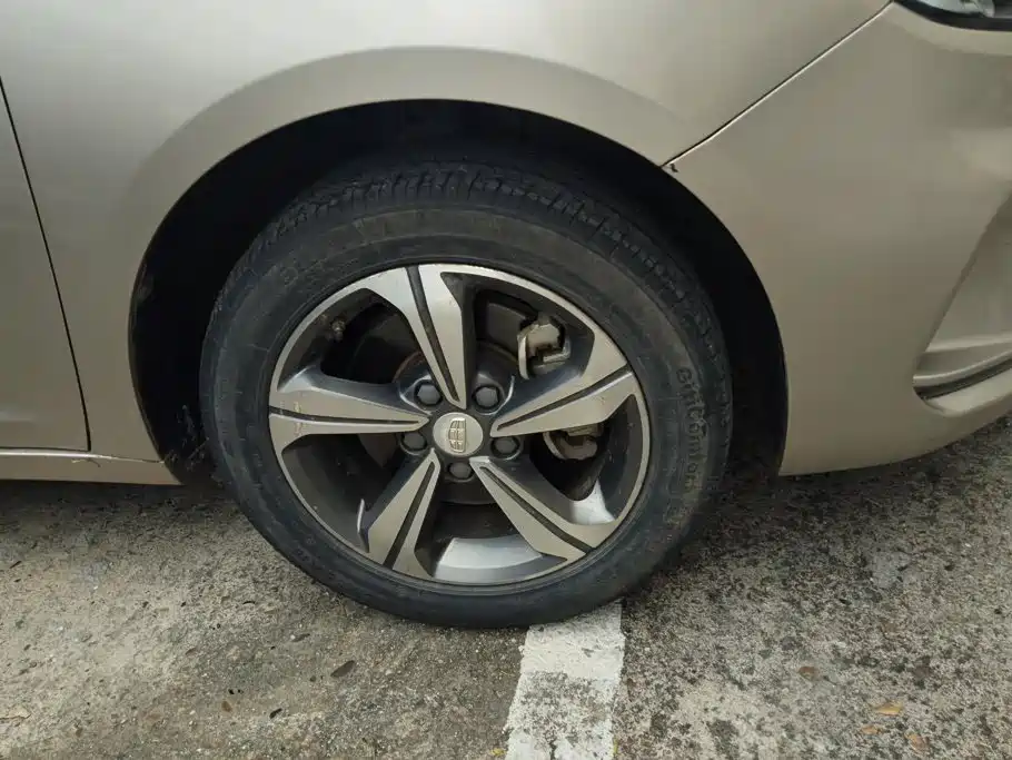 Geely Emgrand GL — миниатюра 6