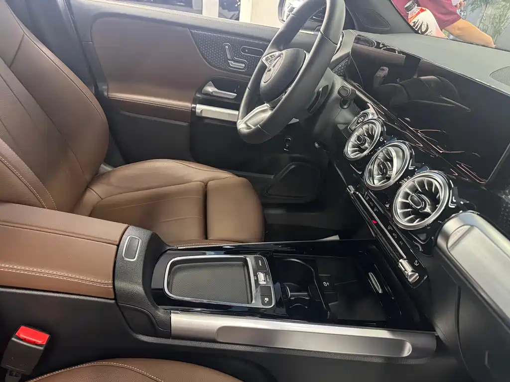 Mercedes-Benz GLB — миниатюра 3