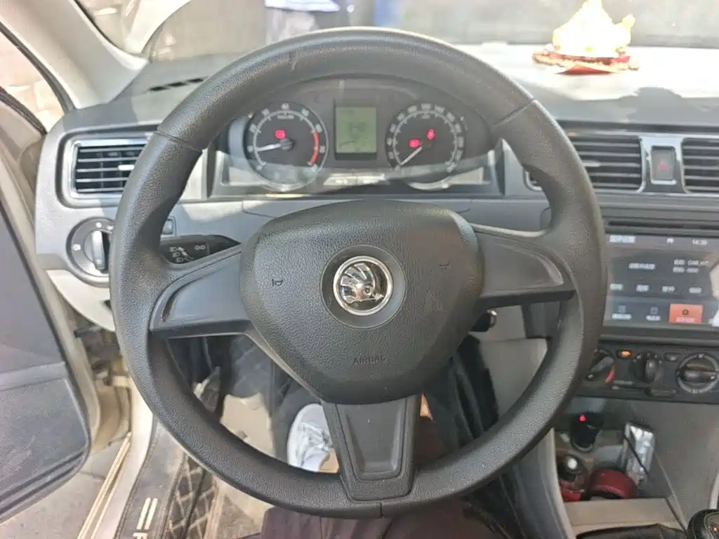 Skoda Rapid — миниатюра 11