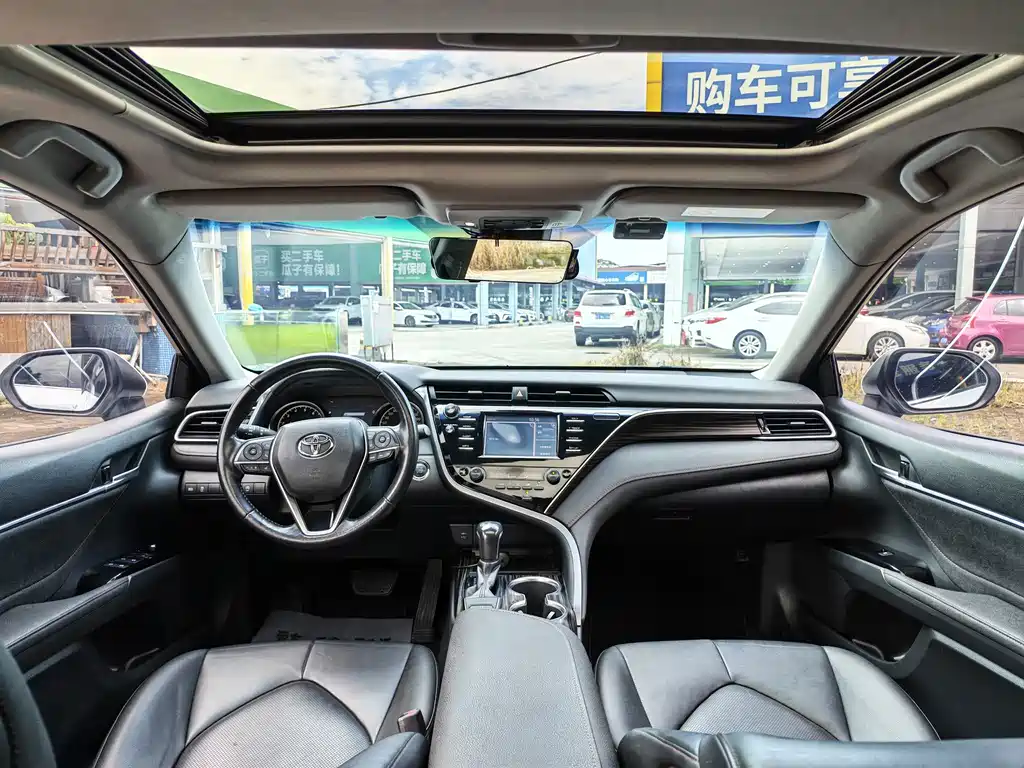 Toyota Camry — миниатюра 10