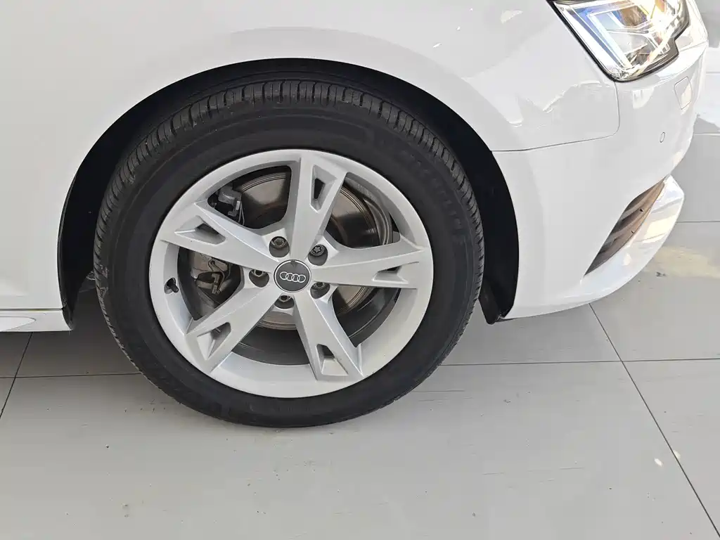 Audi A4L — миниатюра 20