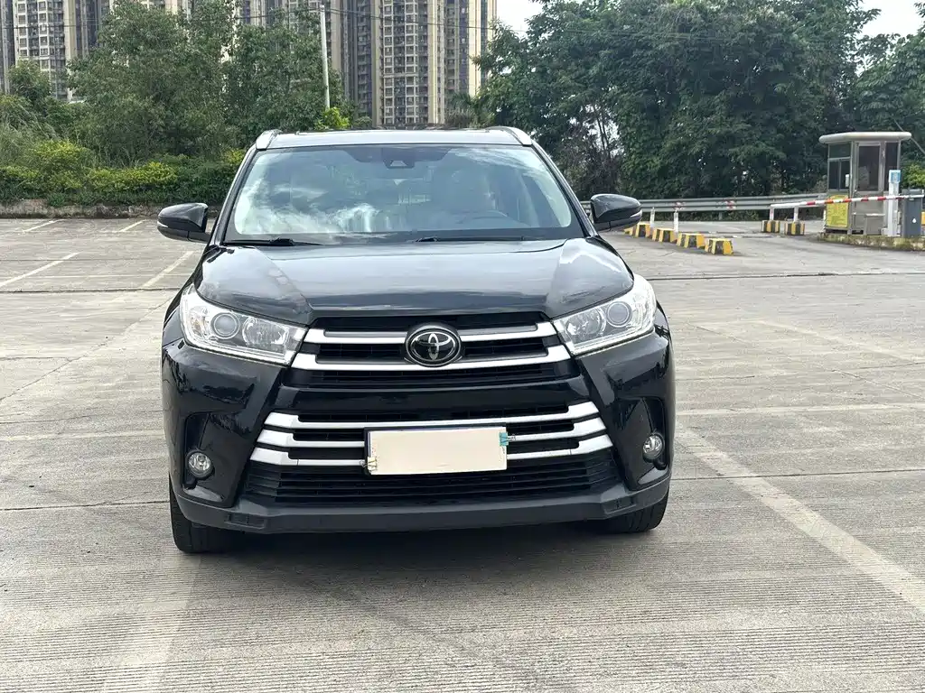 TOYOTA HIGHLANDER