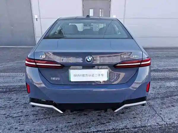 BMW I5