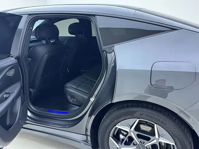 Lynk & Co 10 — миниатюра 11