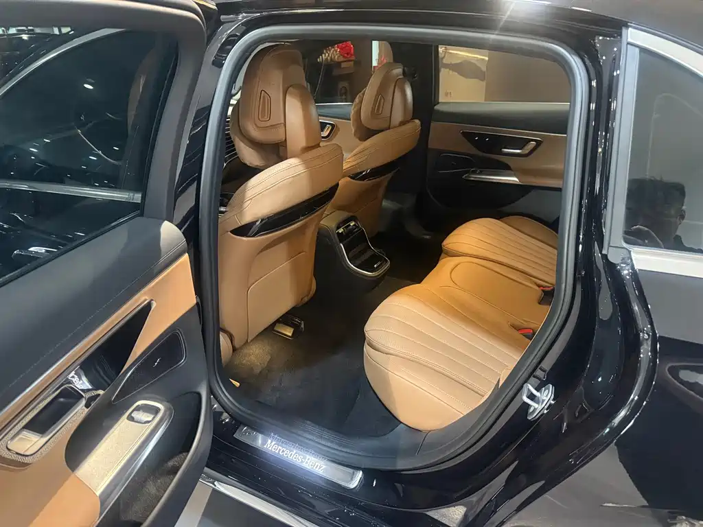 Mercedes-Benz E-Class — миниатюра 4