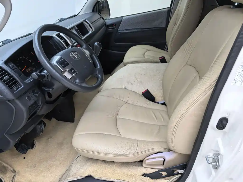 Toyota Hiace — миниатюра 10