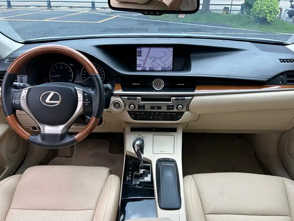 Lexus ES — миниатюра 15