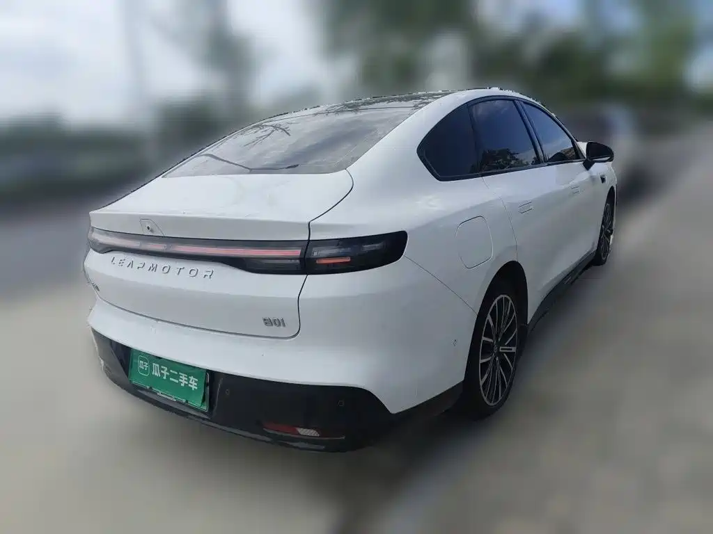 Leapmotor Leapmotor B01 — миниатюра 4