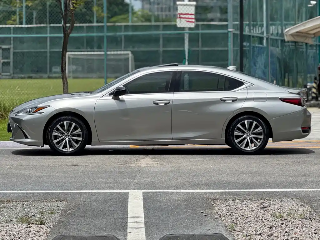 Lexus ES — миниатюра 3