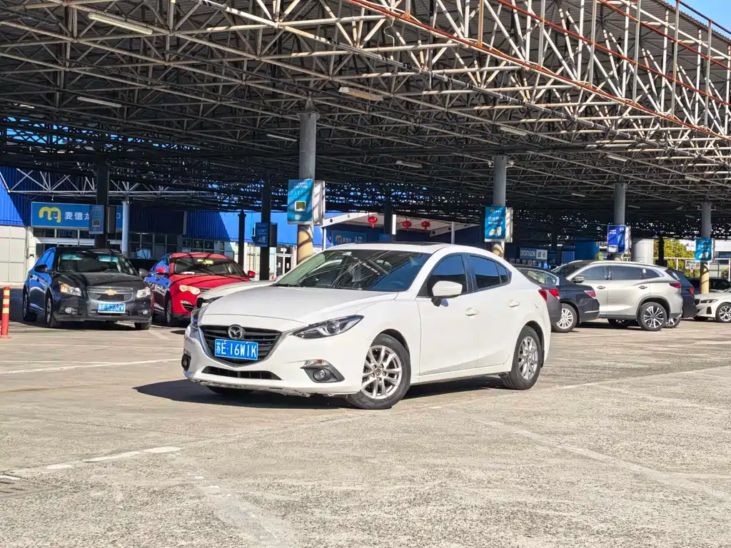 Mazda 3 Axela 2015