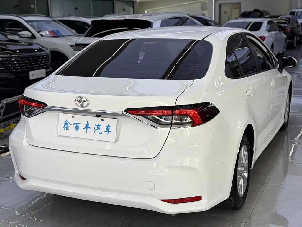 Toyota Corolla — миниатюра 8