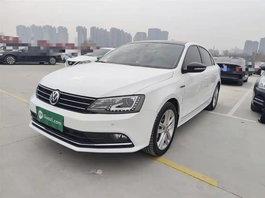 Volkswagen Sagitar 2018