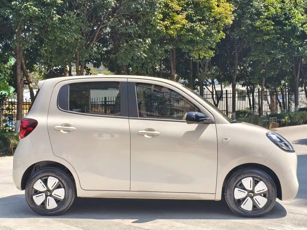 Wuling MINIEV — миниатюра 8