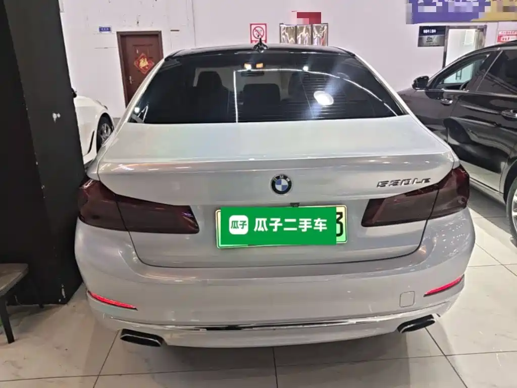 BMW 5 Series New Energy — миниатюра 6