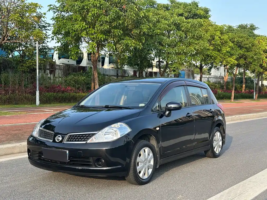 Nissan Tiida 2006