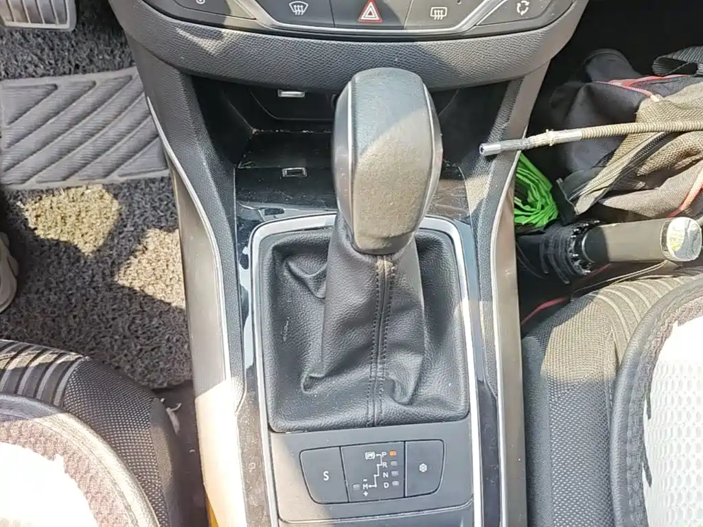 Peugeot 408 — миниатюра 19