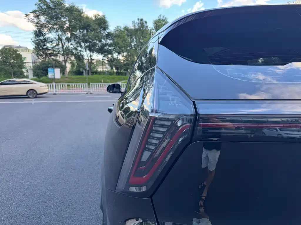 Geely Boyue L — миниатюра 14