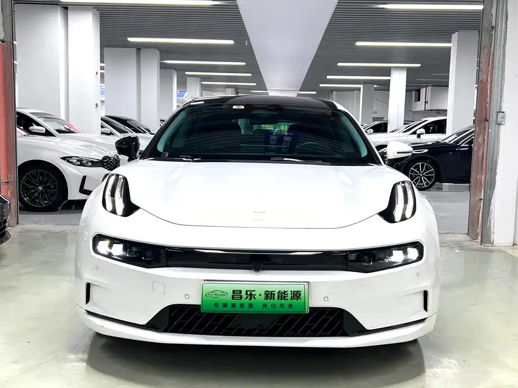 Zeekr 001 2023