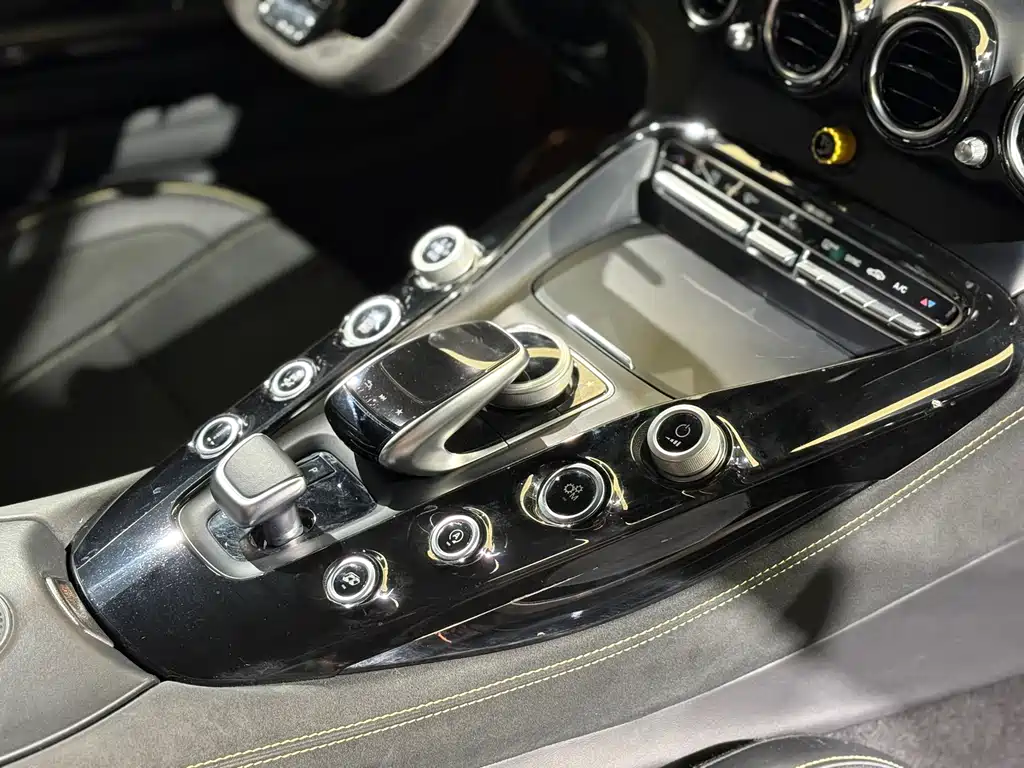 MERCEDES-BENZ AMG GT