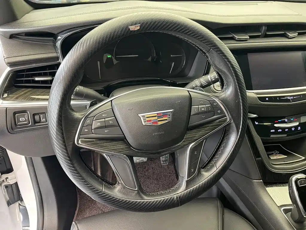 Cadillac XT5 — миниатюра 7