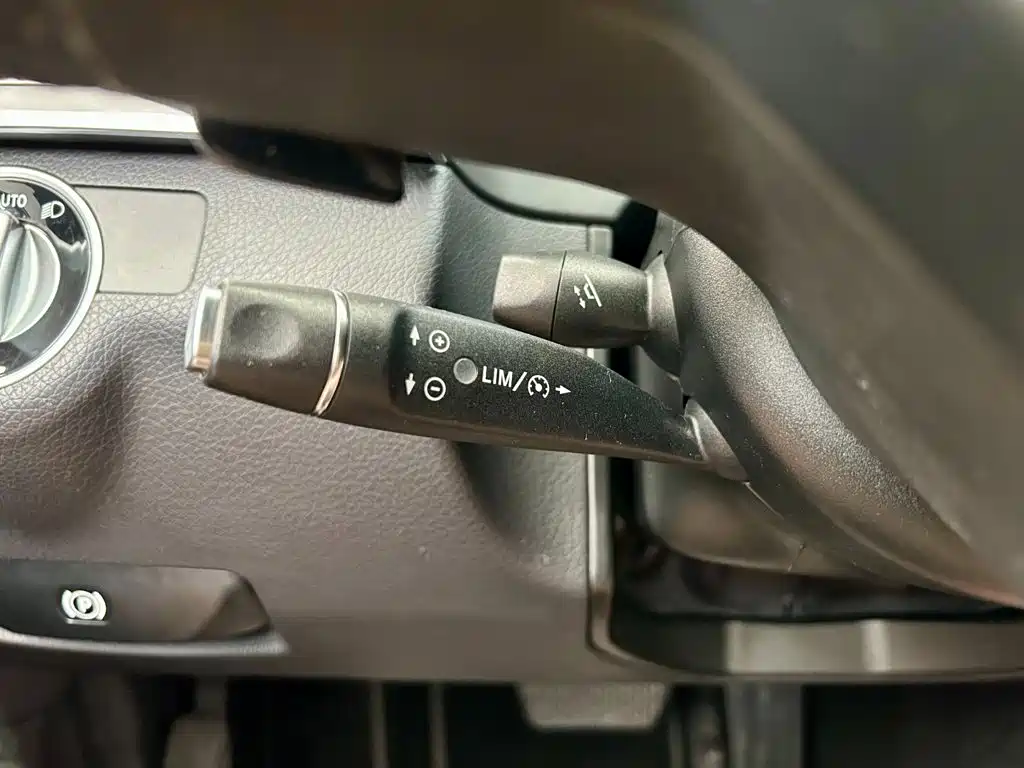 Mercedes-Benz E-Class — миниатюра 15