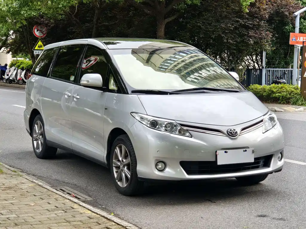 Toyota Previa 2018 2.4L Luxury