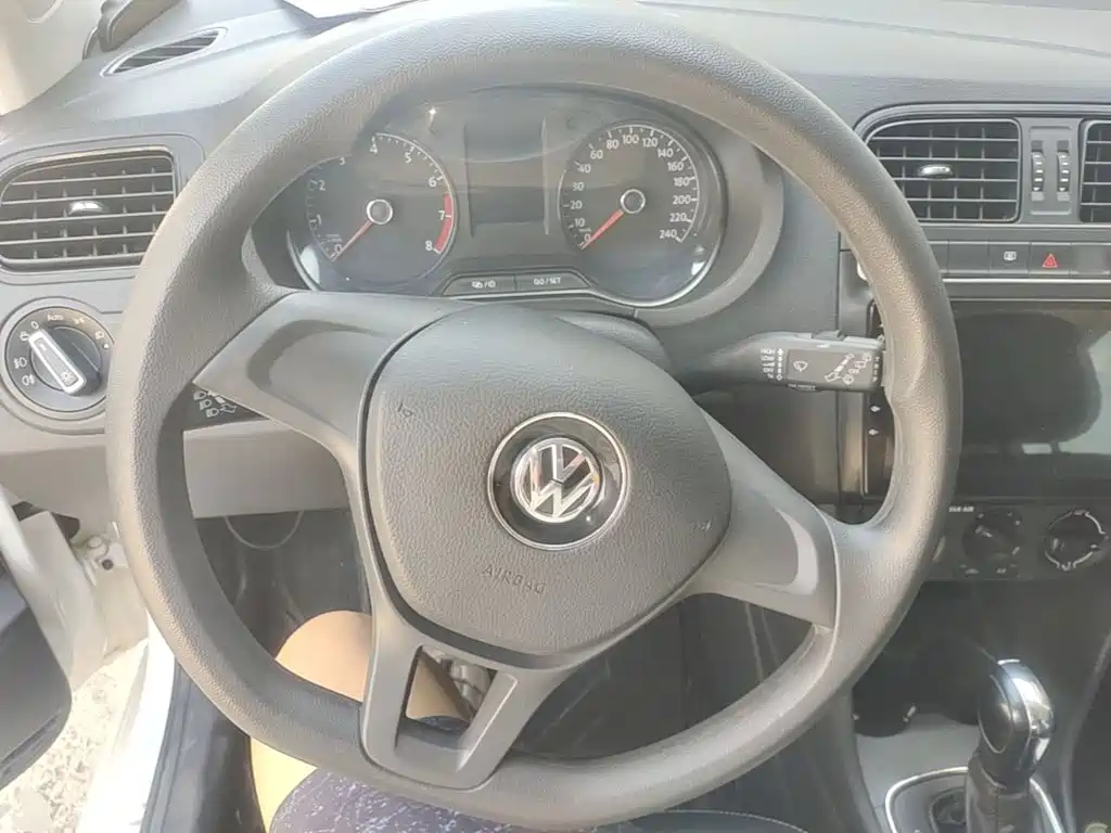 Volkswagen Polo — миниатюра 11