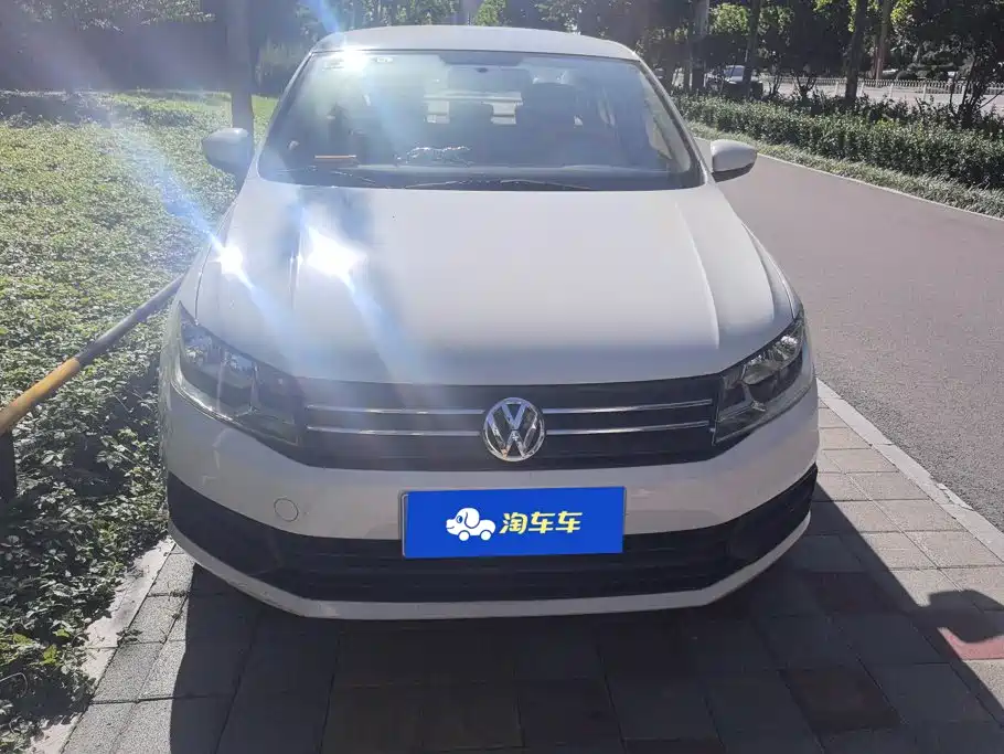 Volkswagen Santana — миниатюра 2