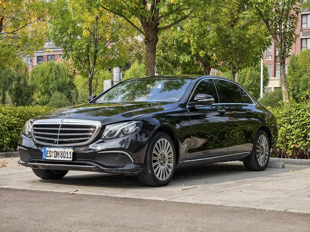 Mercedes-Benz E-Class — миниатюра 3