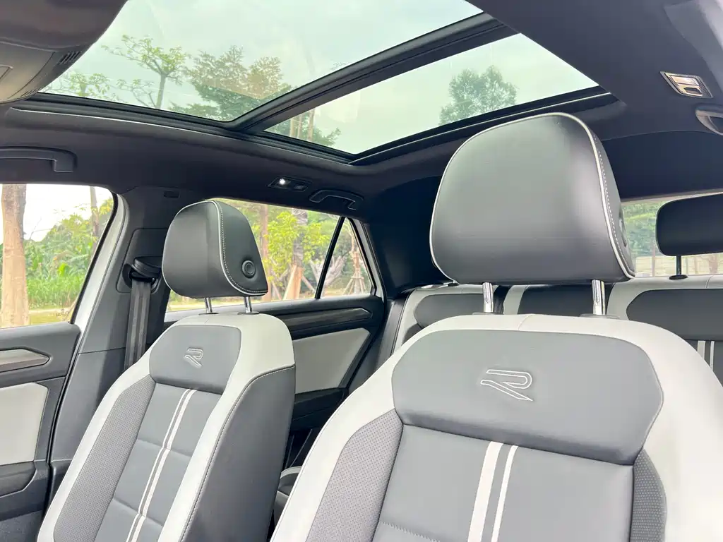 VOLKSWAGEN T ROC EXPLORING SONGS