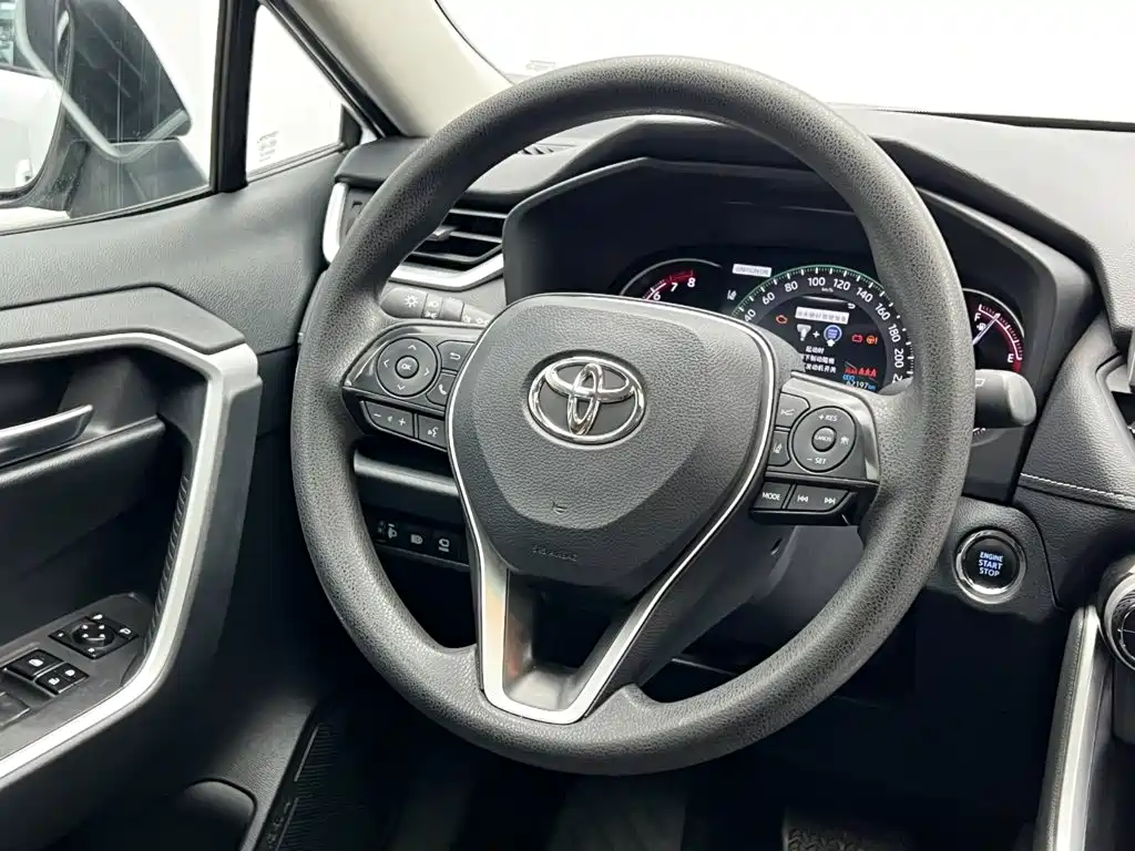 Toyota RAV4 — миниатюра 20
