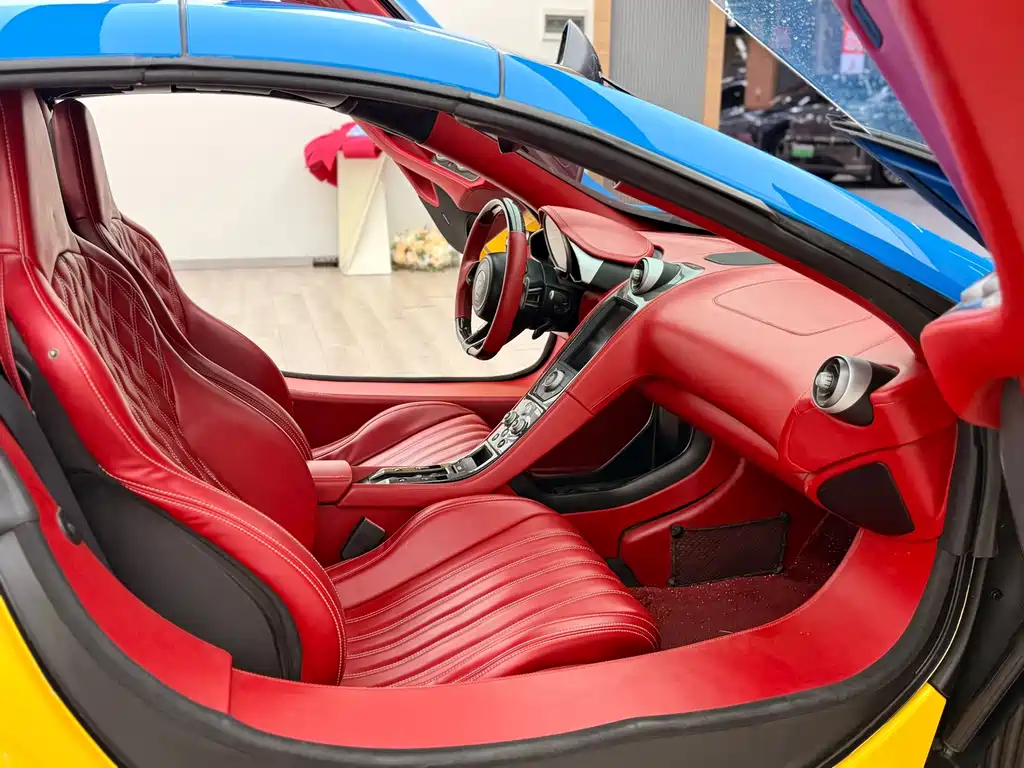 McLaren 12C — миниатюра 12
