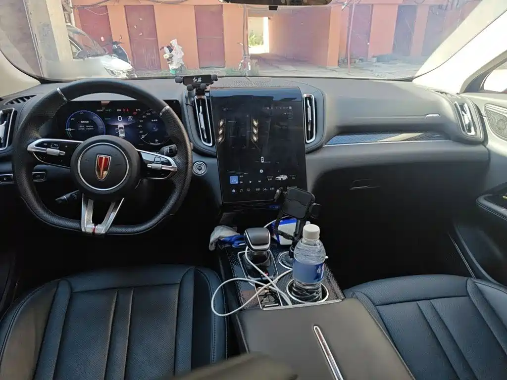 Hongqi Hongqi HS3 PHEV — миниатюра 5