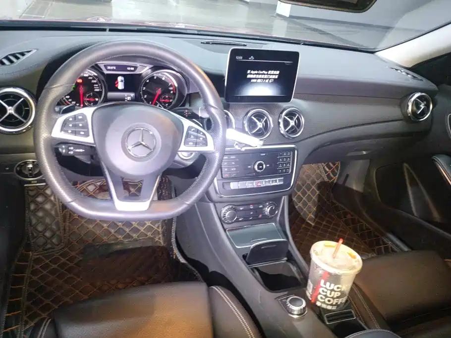 Mercedes-Benz GLA — миниатюра 12