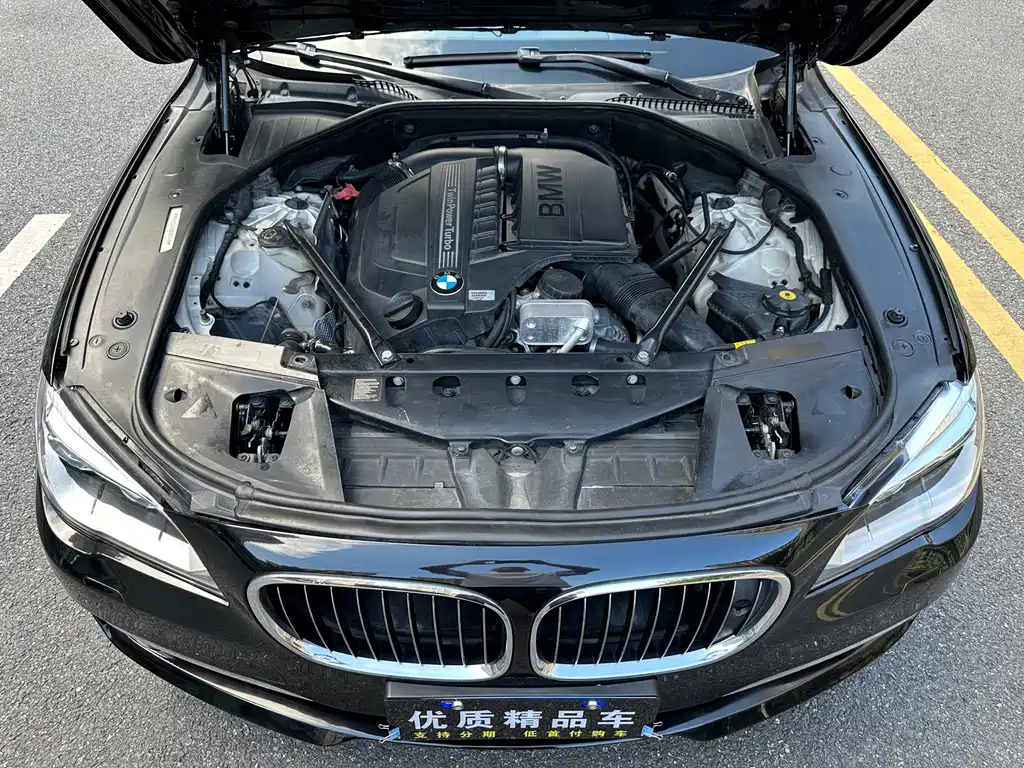 BMW 7 Series — миниатюра 6