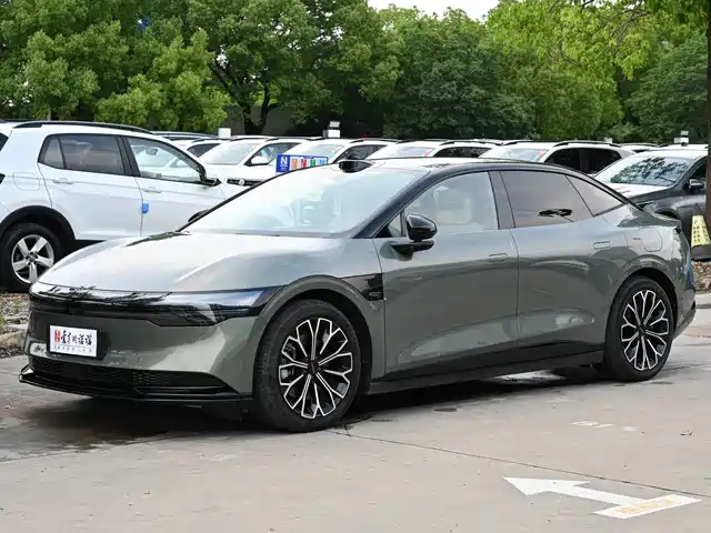 2024 Zeekr 007