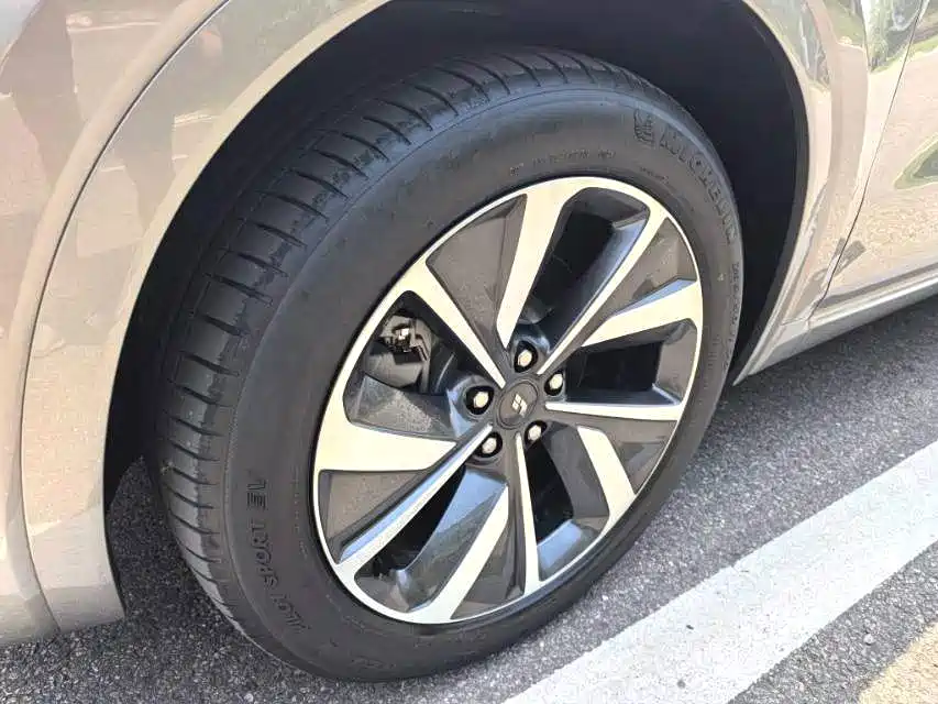 Li Auto Li ONE — миниатюра 6