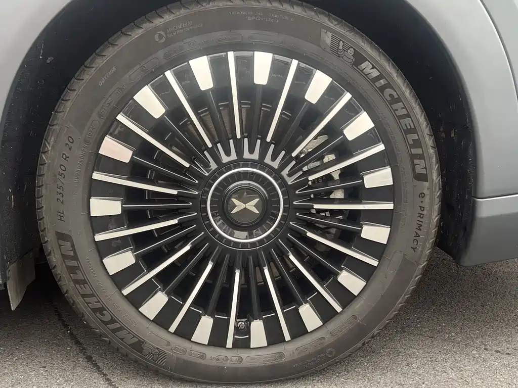 XPeng X9 — миниатюра 7