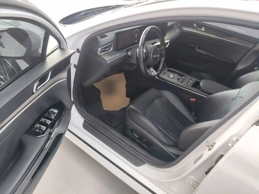 Kia K5 — миниатюра 16